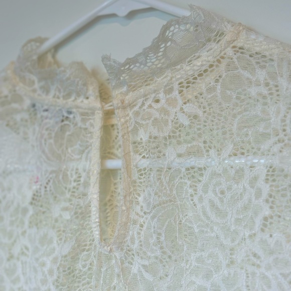 Ophelia Roe Ivory/ Lace/ Mock Neck Top - Small - Picture 7 of 9